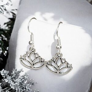 5 For $25💫Silver Filigree Lotus Flower Dangles Earrings
